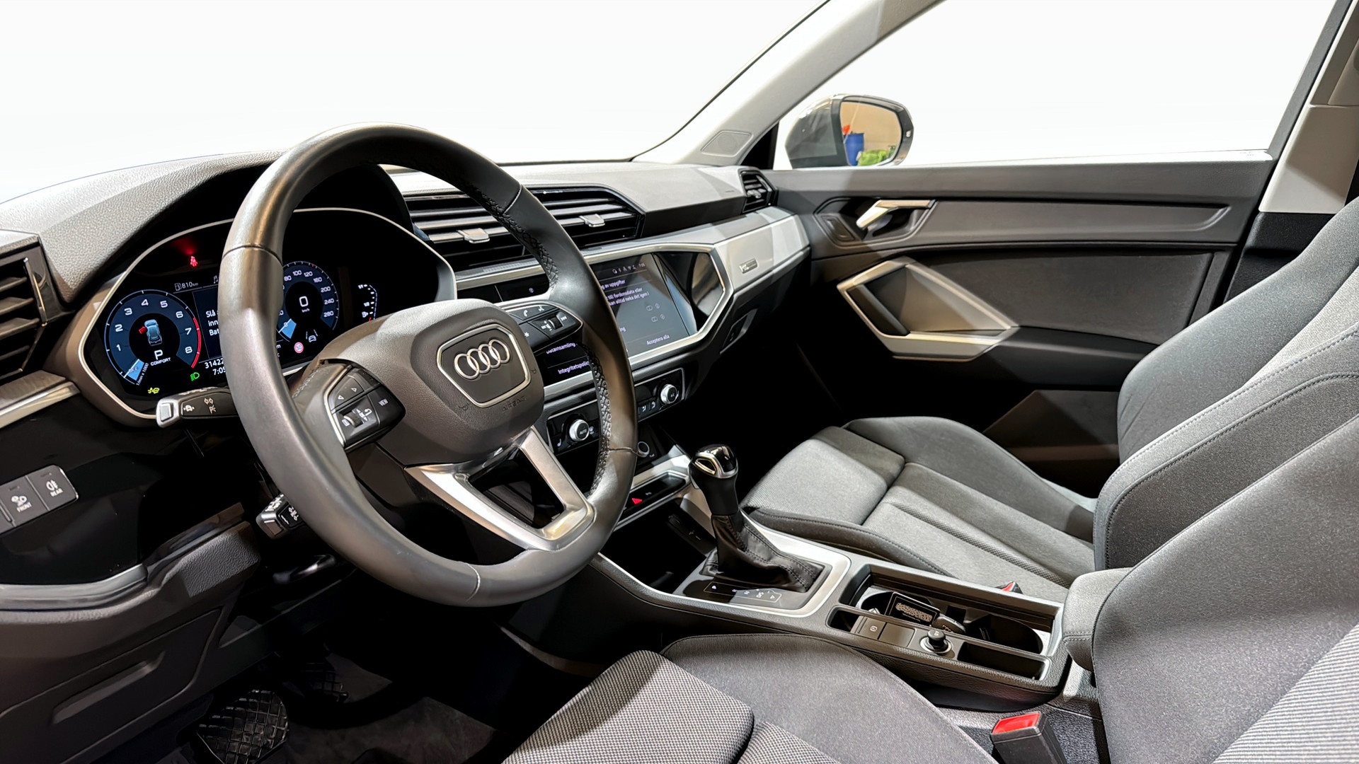 Audi Q3 ZEG554