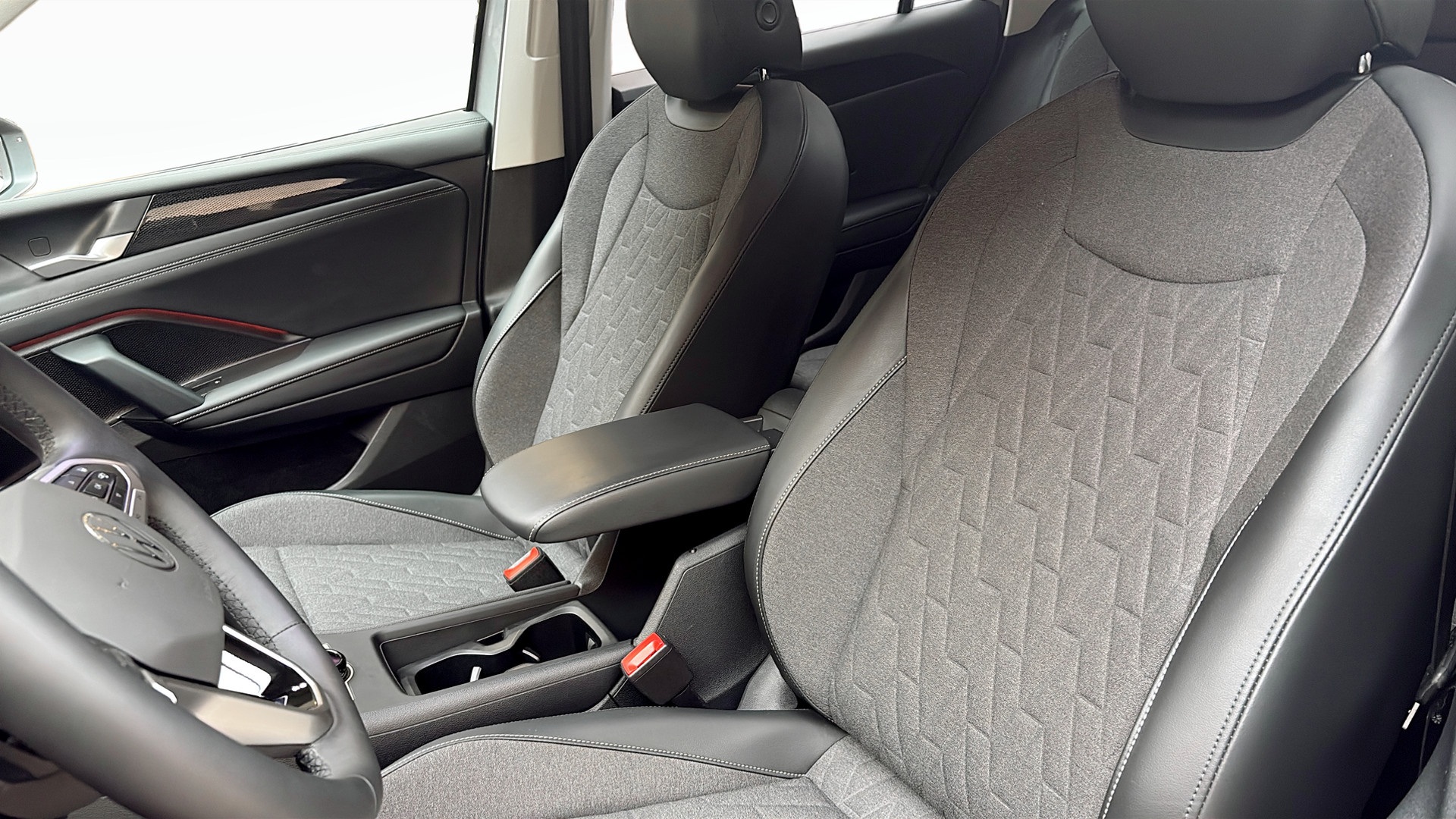 Volkswagen Tiguan ZEJ08H