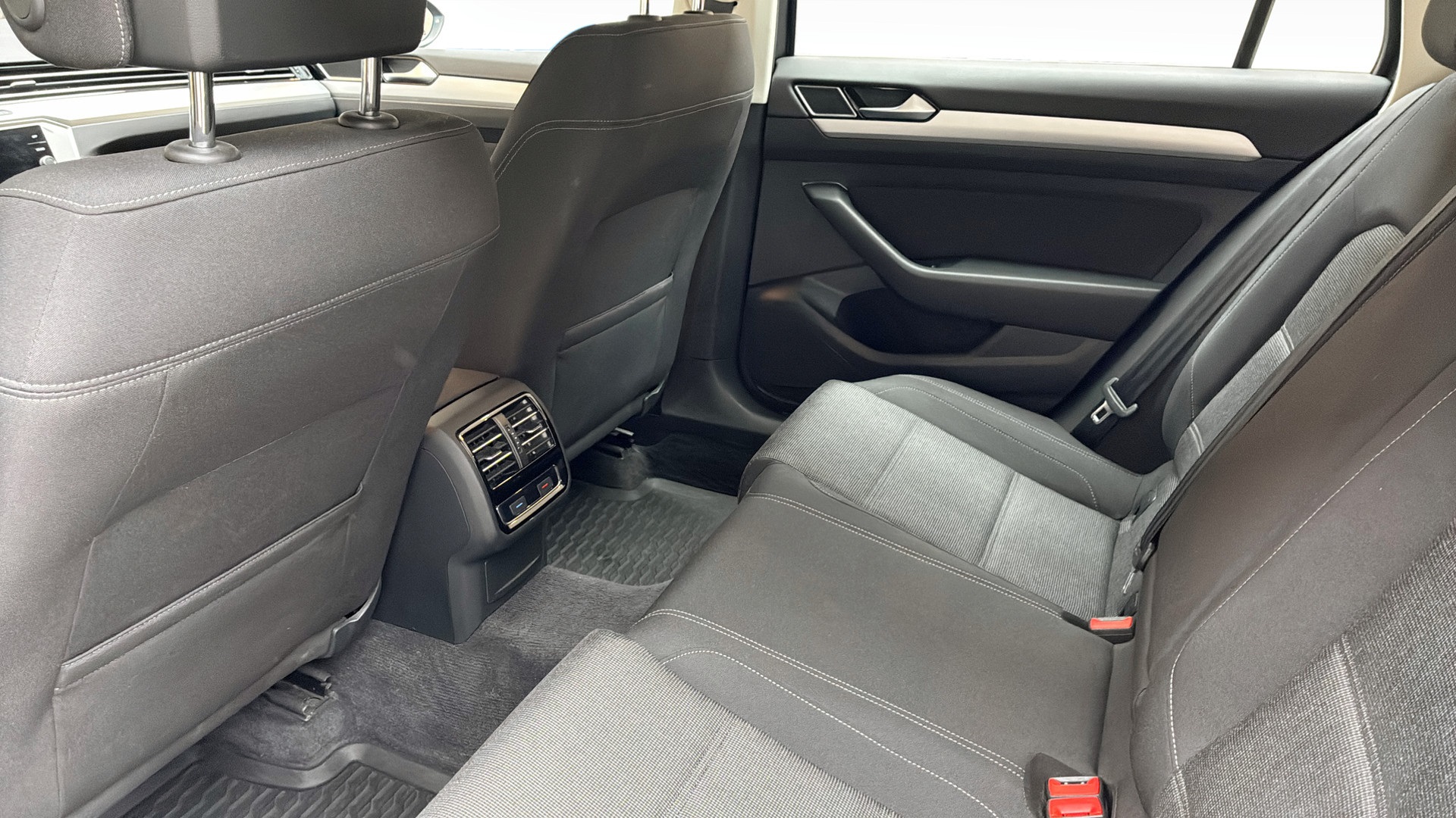 Volkswagen Passat ZEY516
