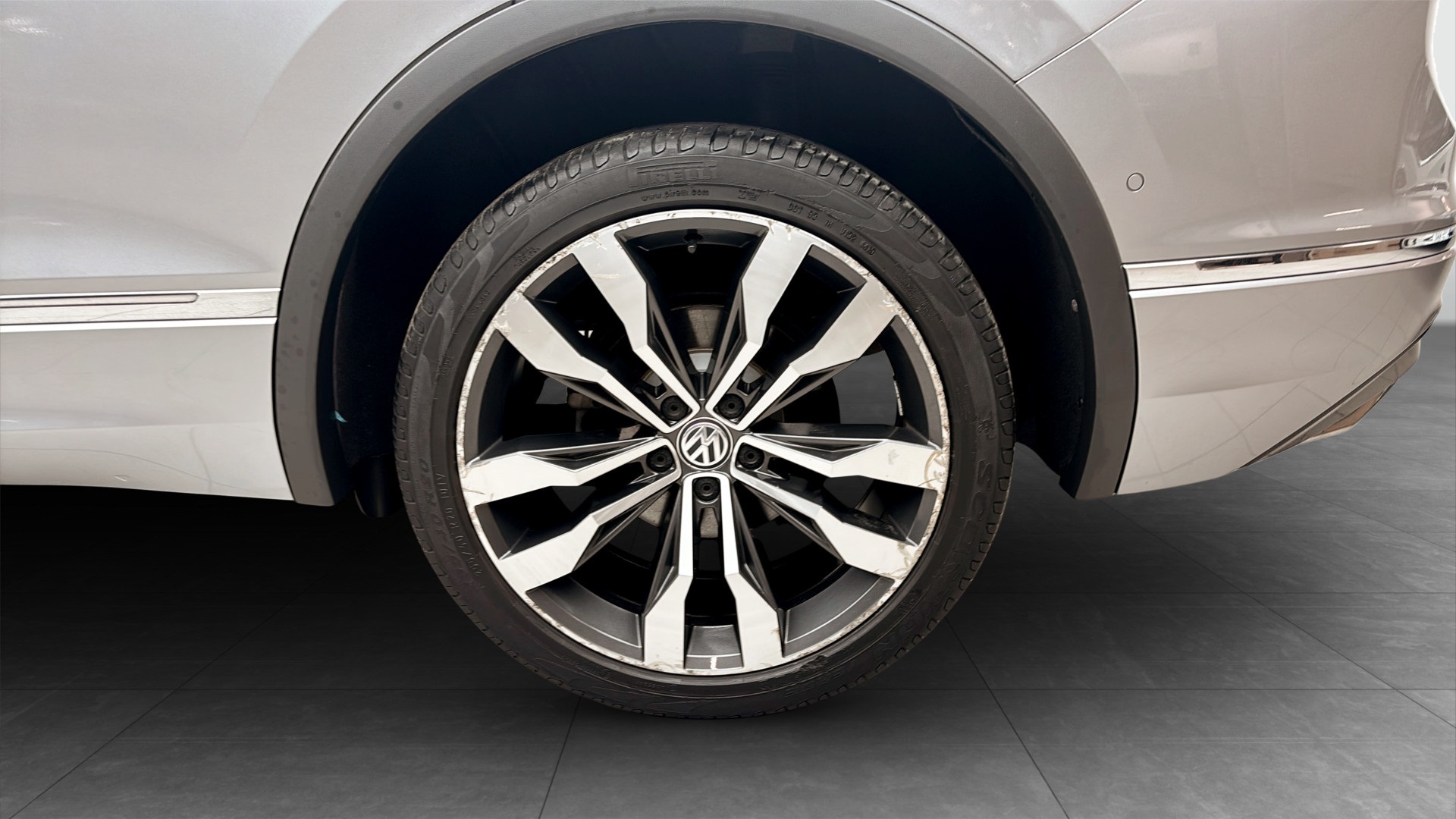 Volkswagen Tiguan ZGM12W