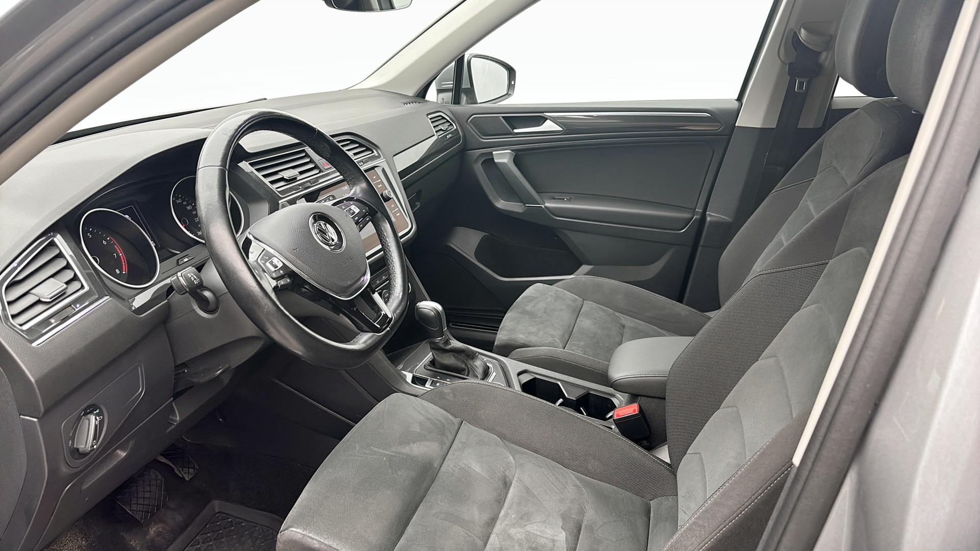 Volkswagen Tiguan ZGM12W