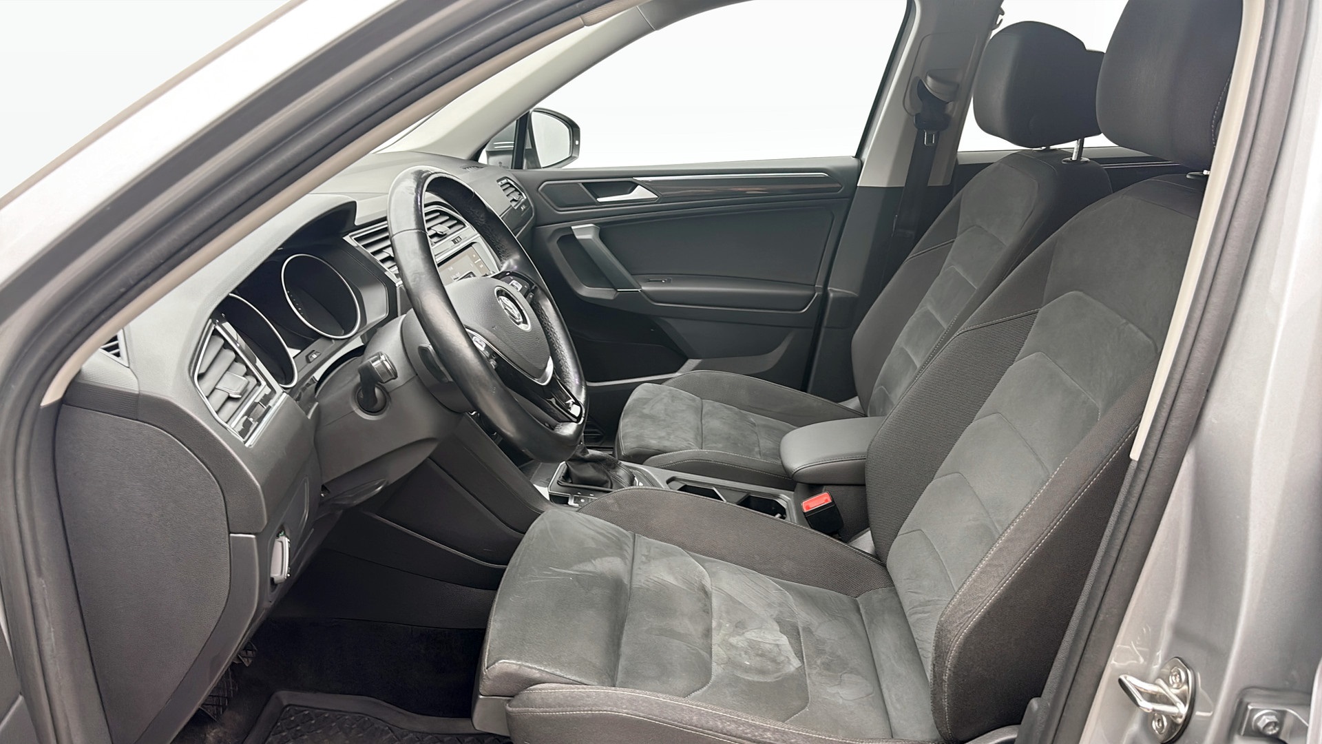 Volkswagen Tiguan ZGM12W