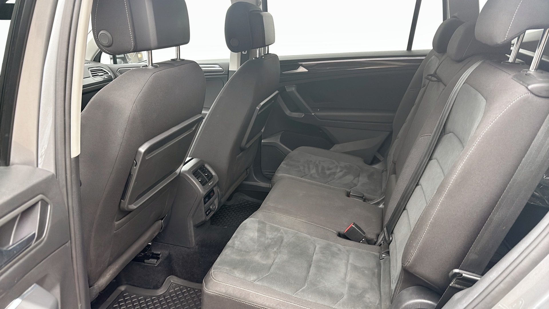 Volkswagen Tiguan ZGM12W