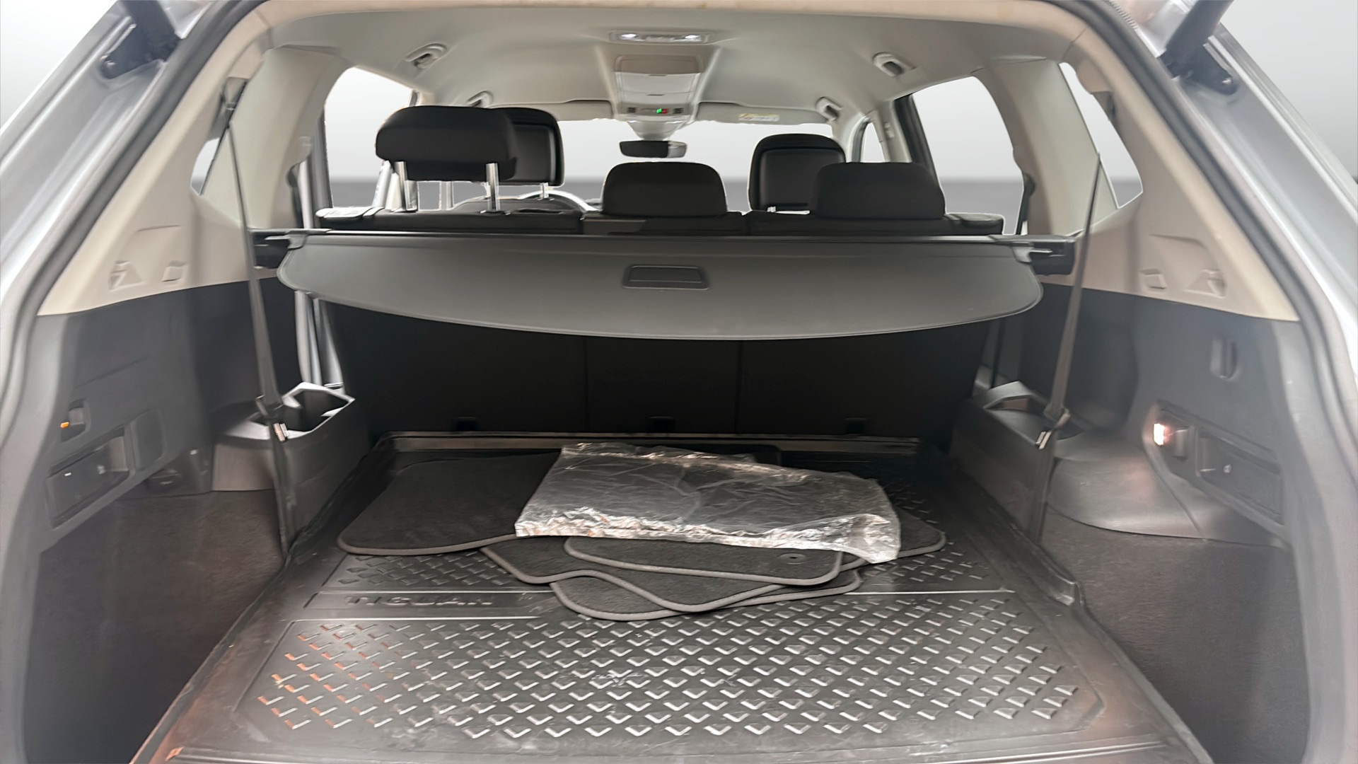 Volkswagen Tiguan ZGM12W