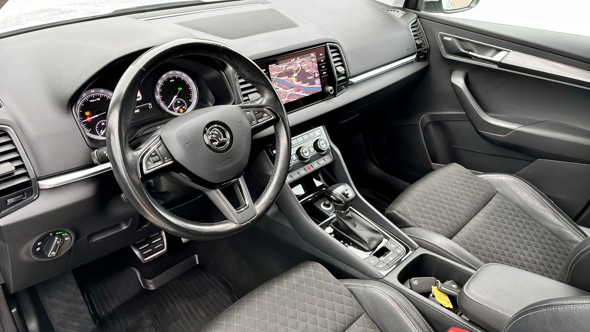 Skoda Karoq ZHR82P