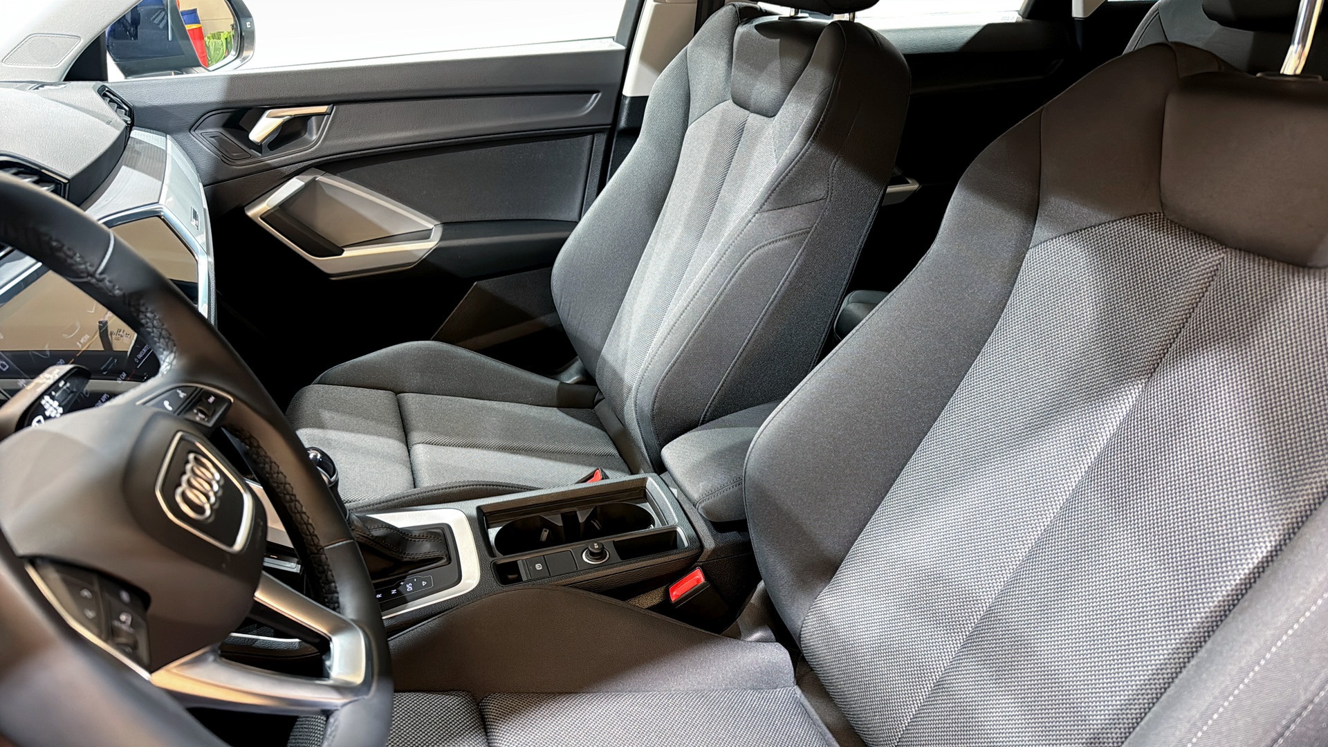 Audi Q3 ZJM710