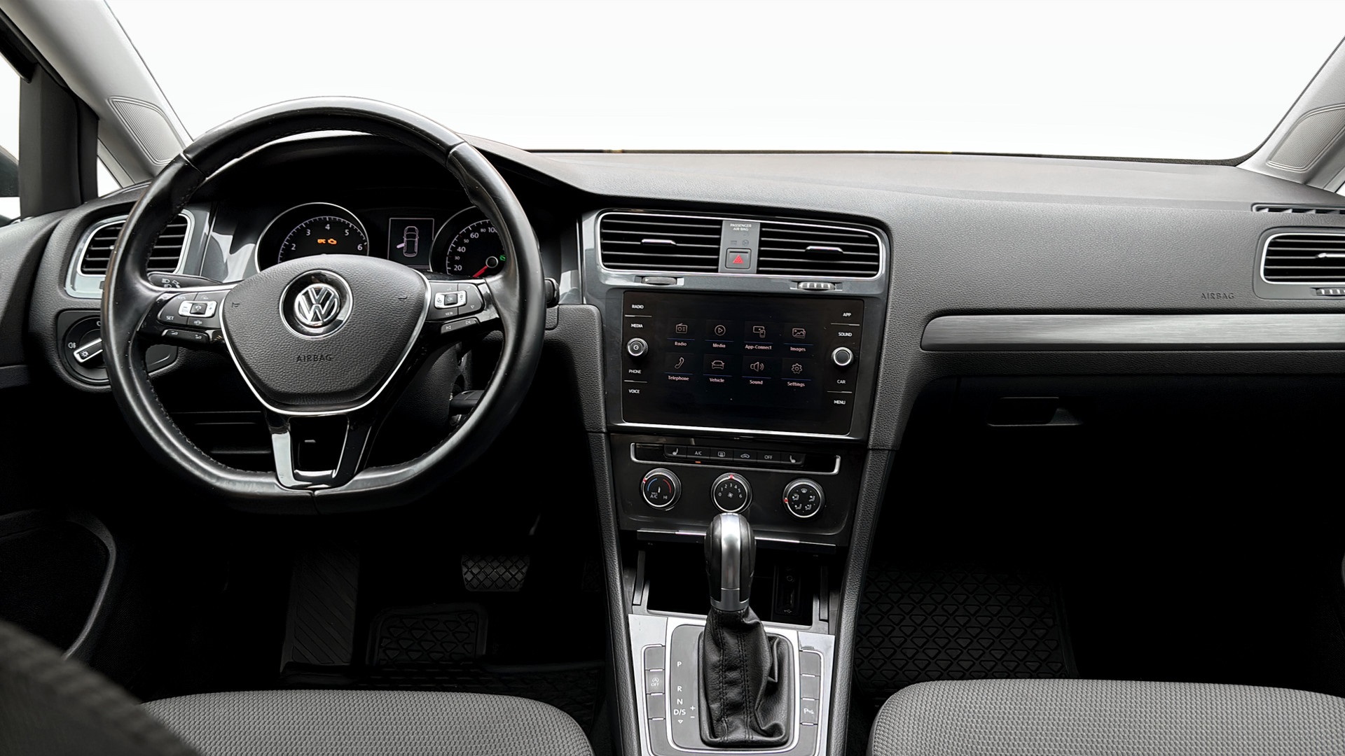 Volkswagen Golf ZKL121