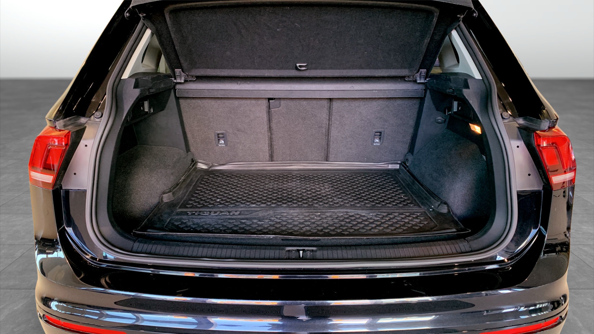 Volkswagen Tiguan ZLC524