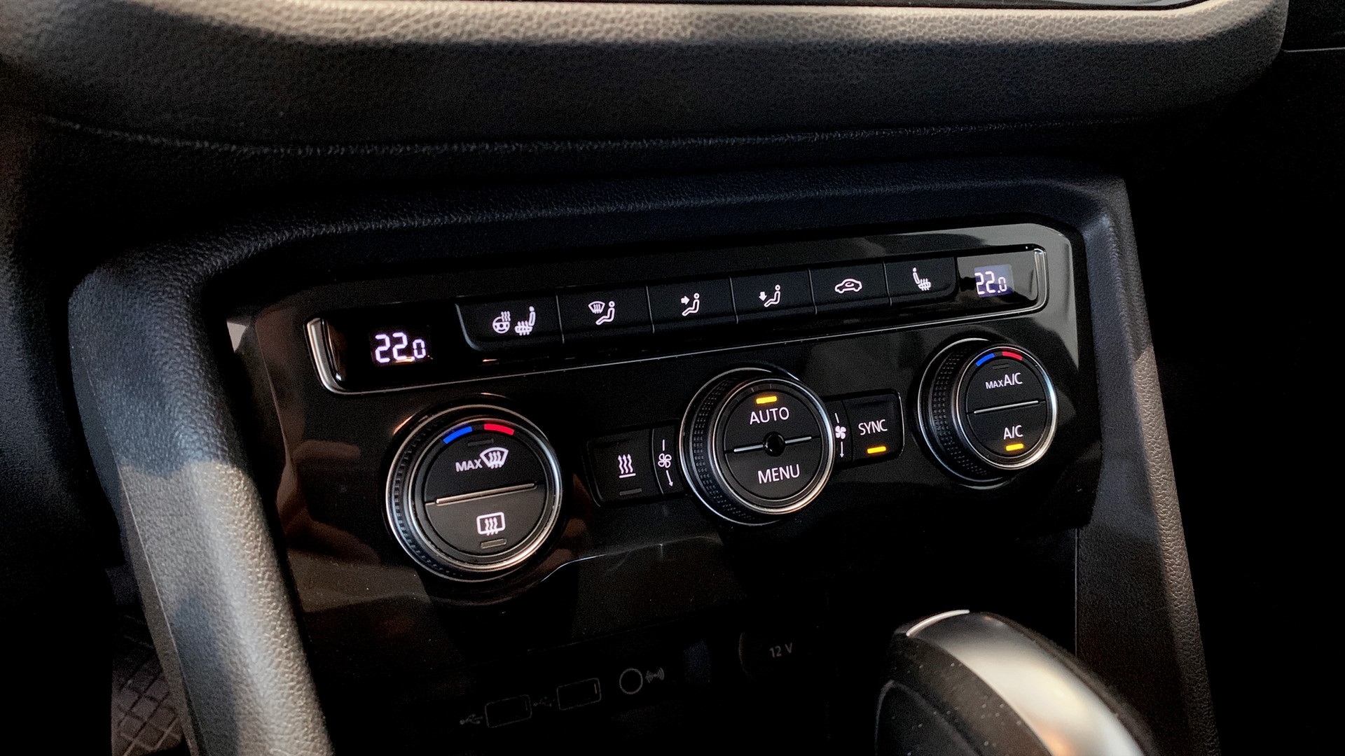 Volkswagen Tiguan ZLC524