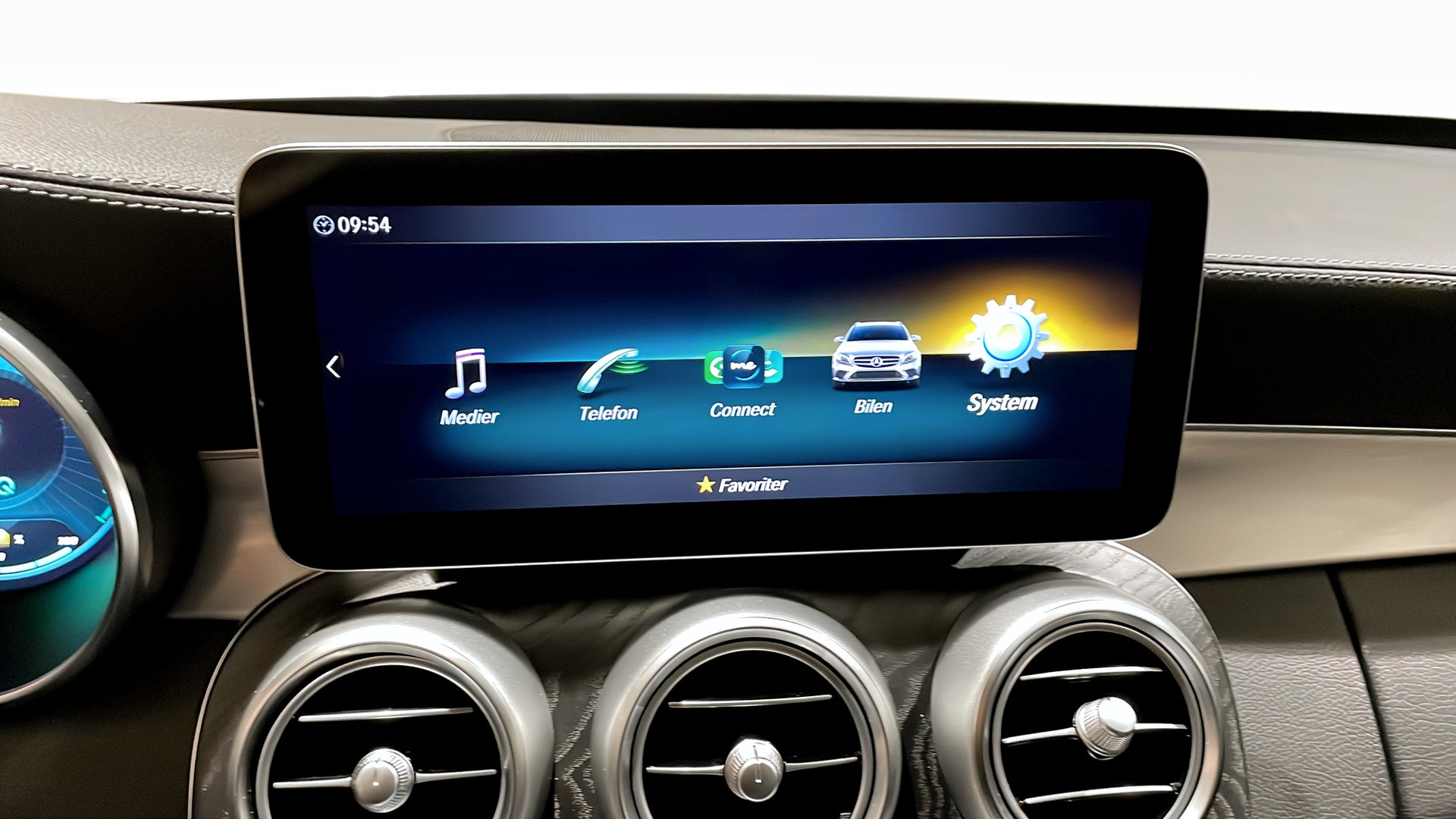 Mercedes C-Class ZOC82A