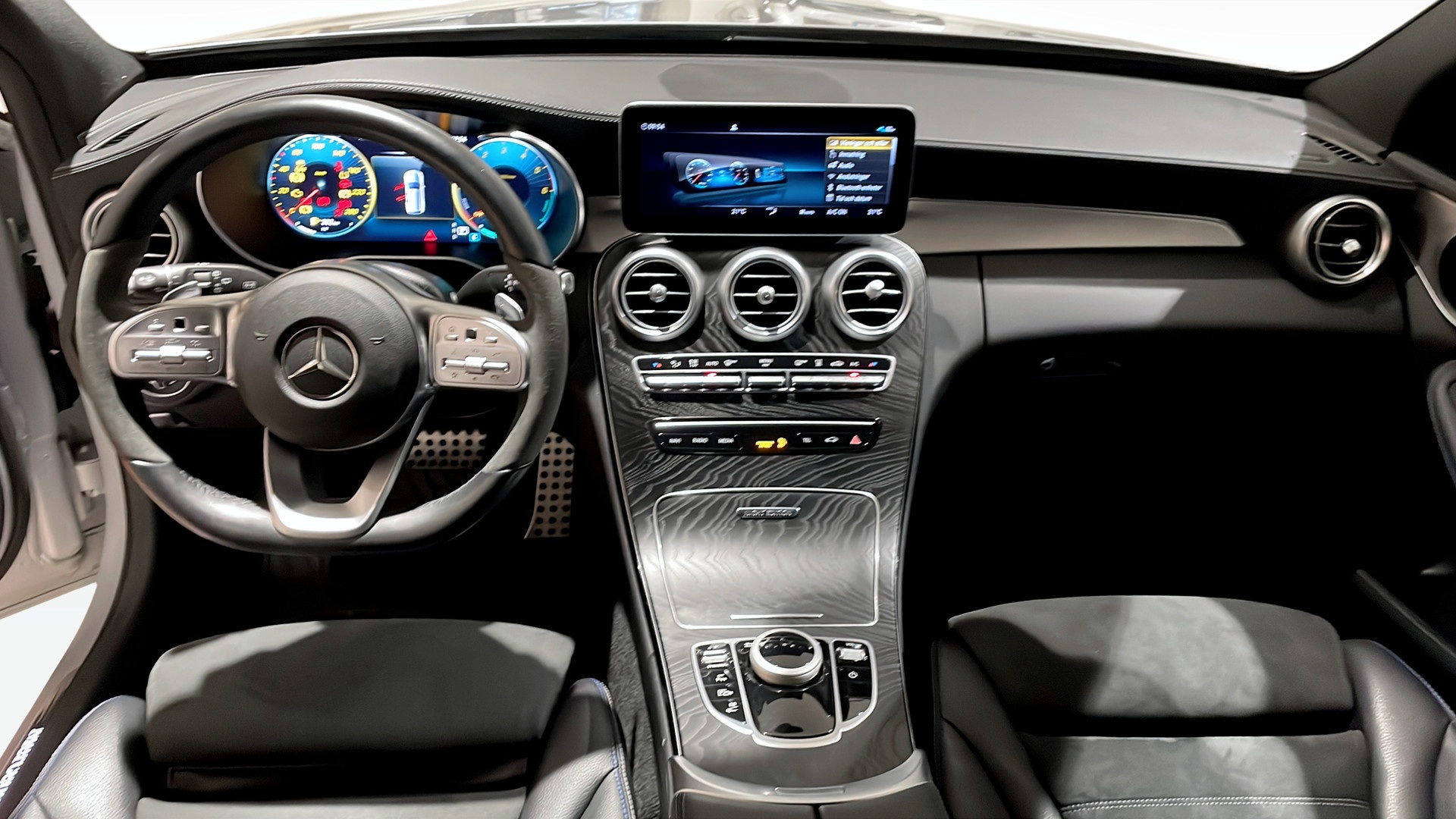 Mercedes C-Class ZOC82A