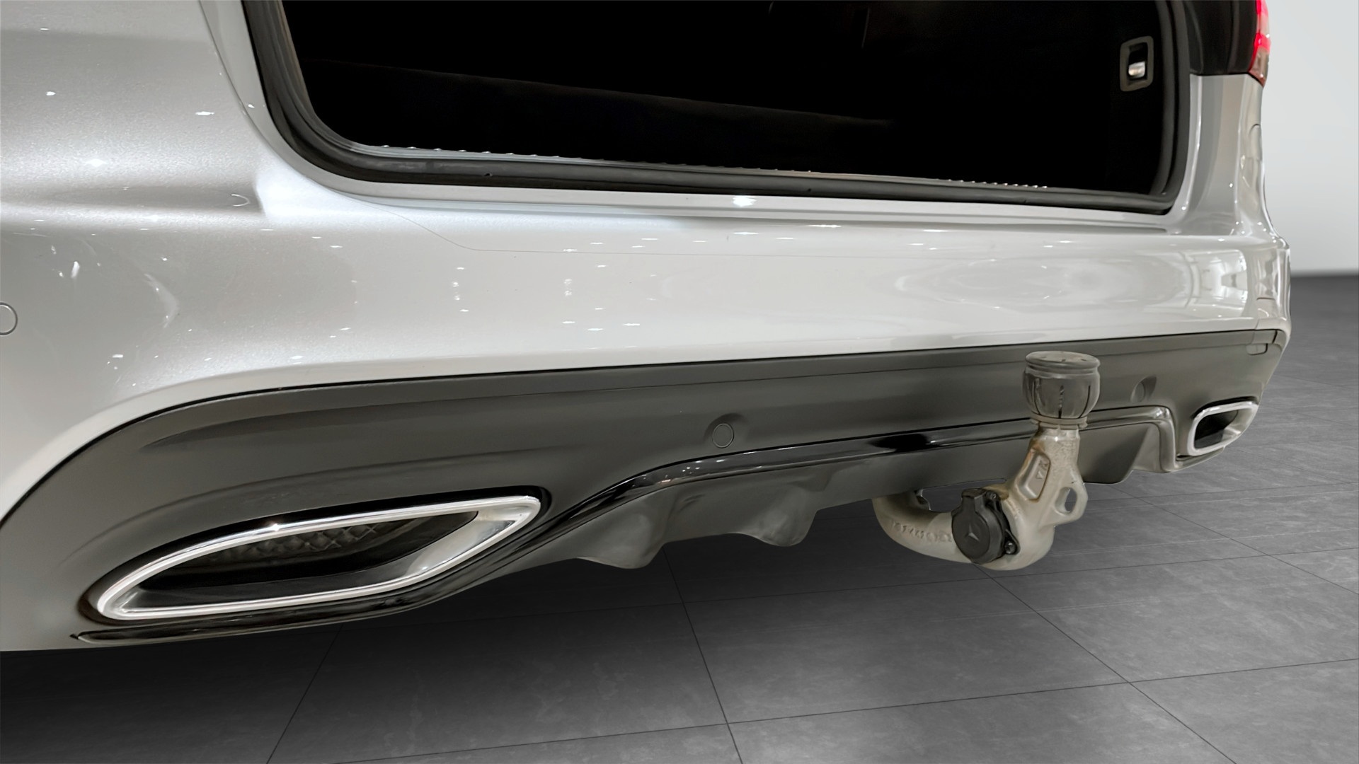 Mercedes C-Class ZOC82A