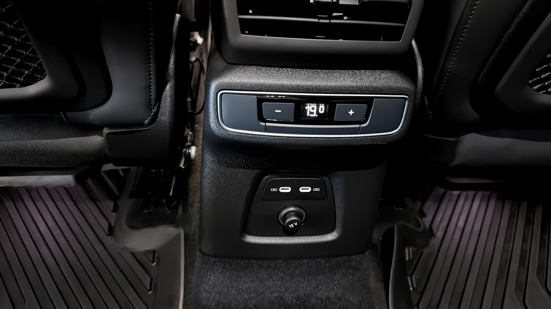 Audi Q4 e-tron ZOY610
