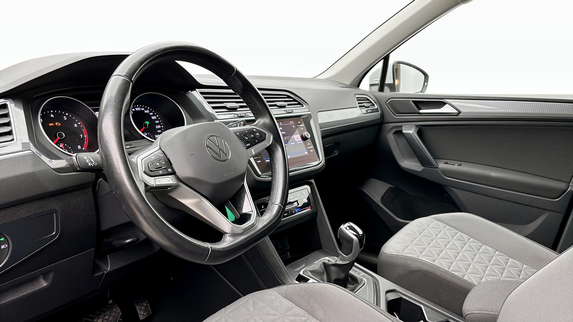 Volkswagen Tiguan ZPD827