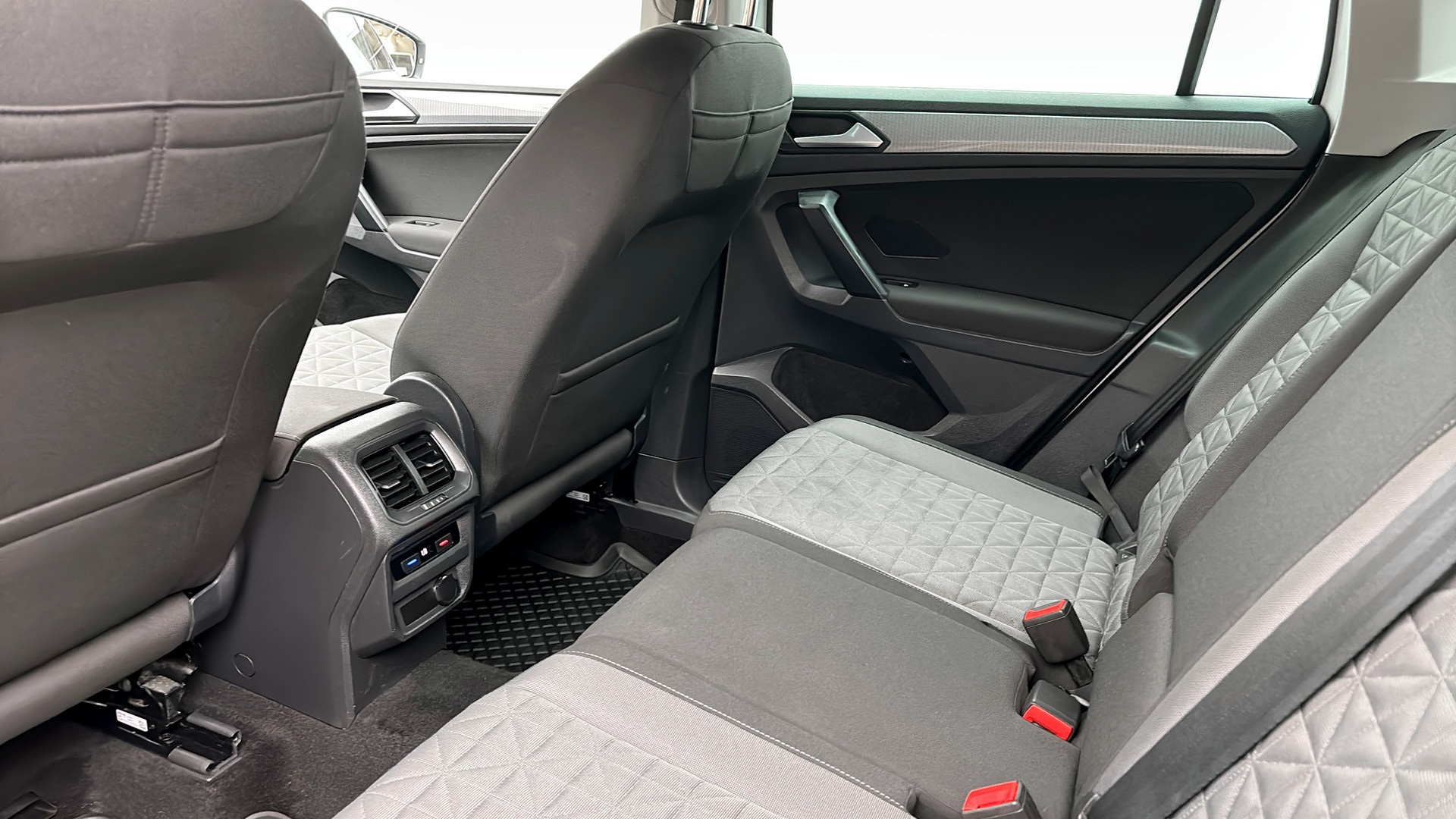 Volkswagen Tiguan ZPD827