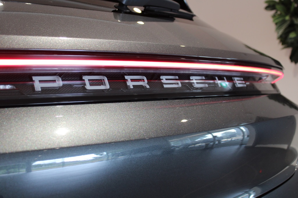 Porsche Taycan ZPP12R