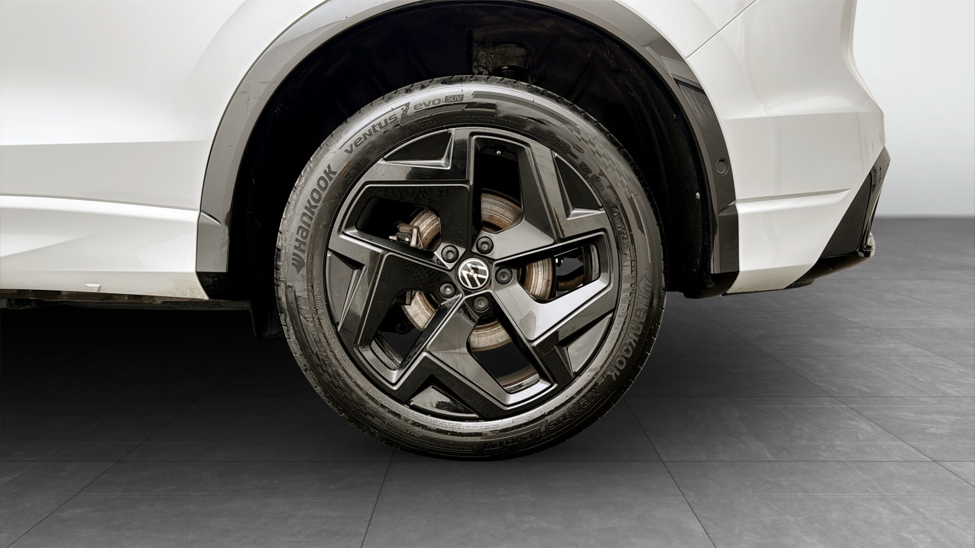 Volkswagen Tiguan ZRA68A
