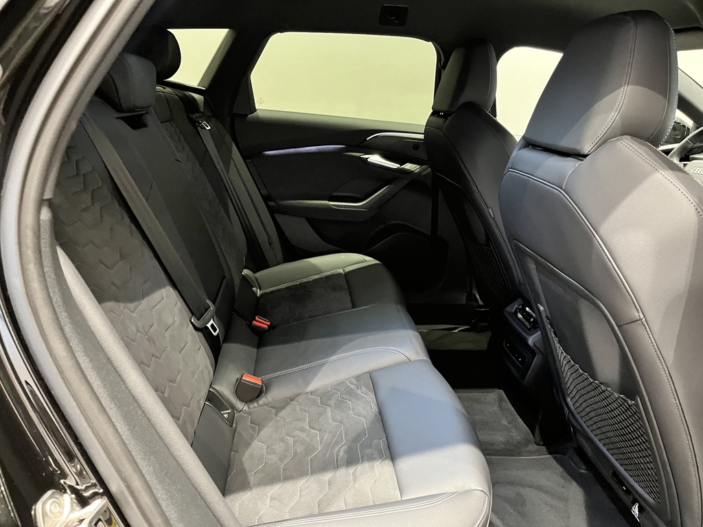 Audi A6 Avant e-tron ZRA800