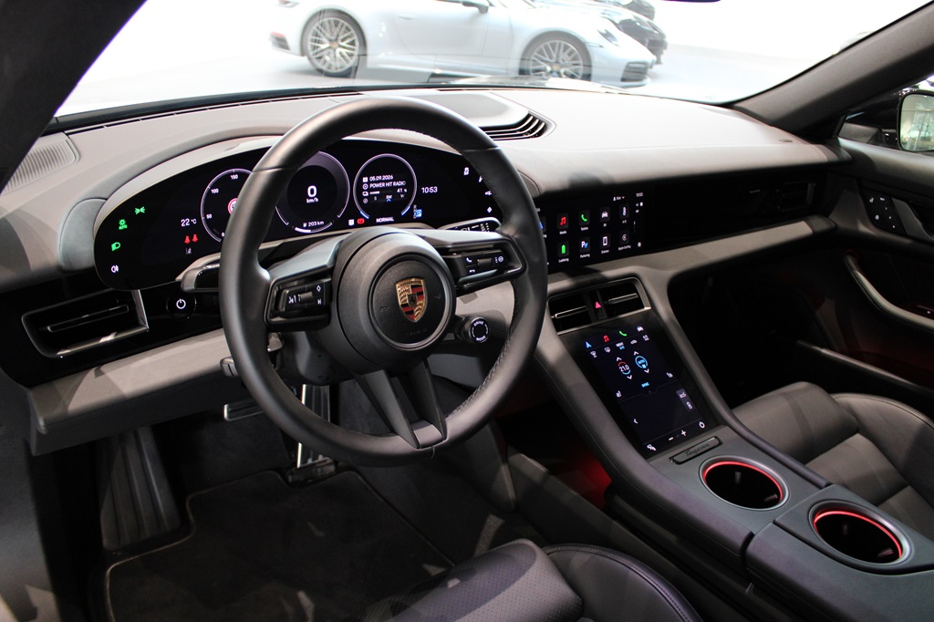 Porsche Taycan ZRN708