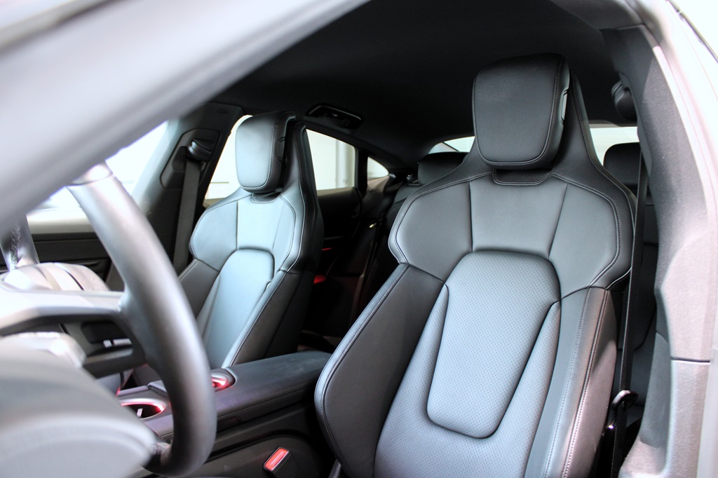 Porsche Taycan ZRN708