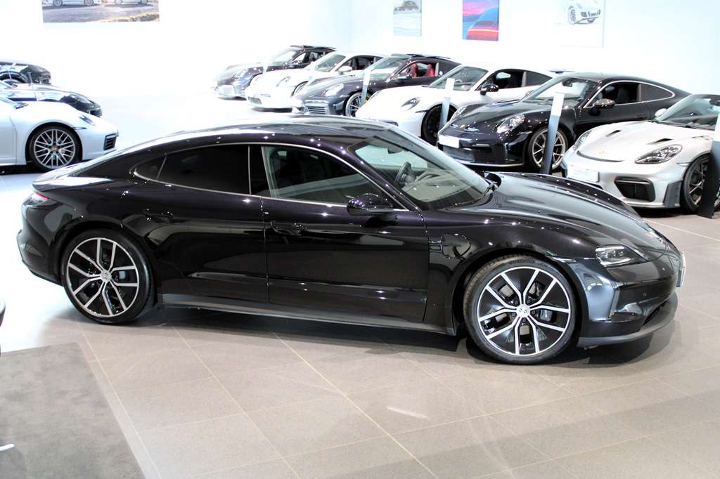 Porsche Taycan ZRN708