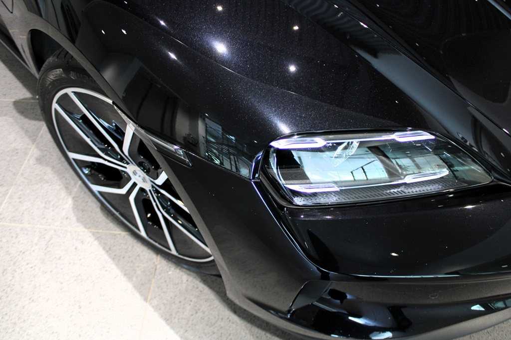 Porsche Taycan ZRN708
