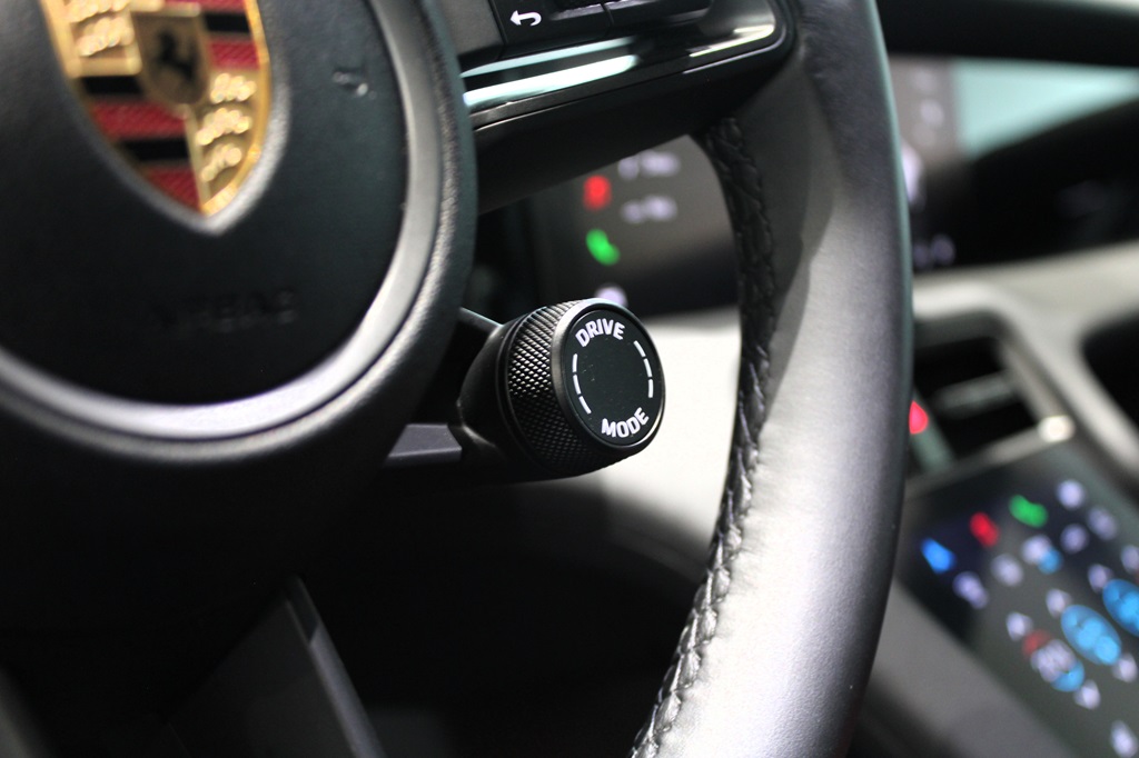 Porsche Taycan ZRN708