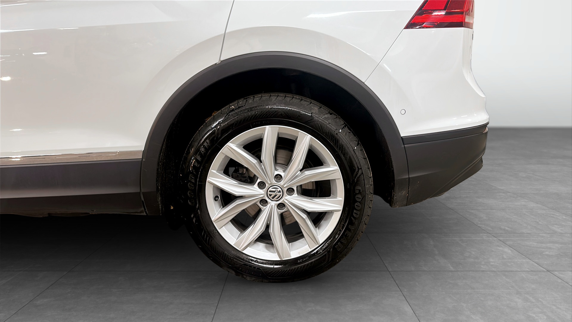 Volkswagen Tiguan ZRO137