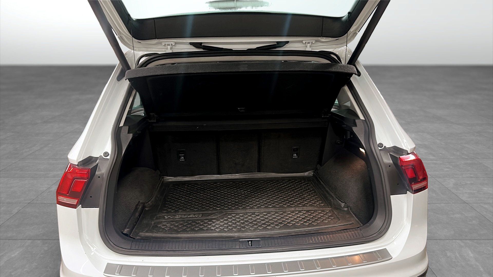 Volkswagen Tiguan ZRO137