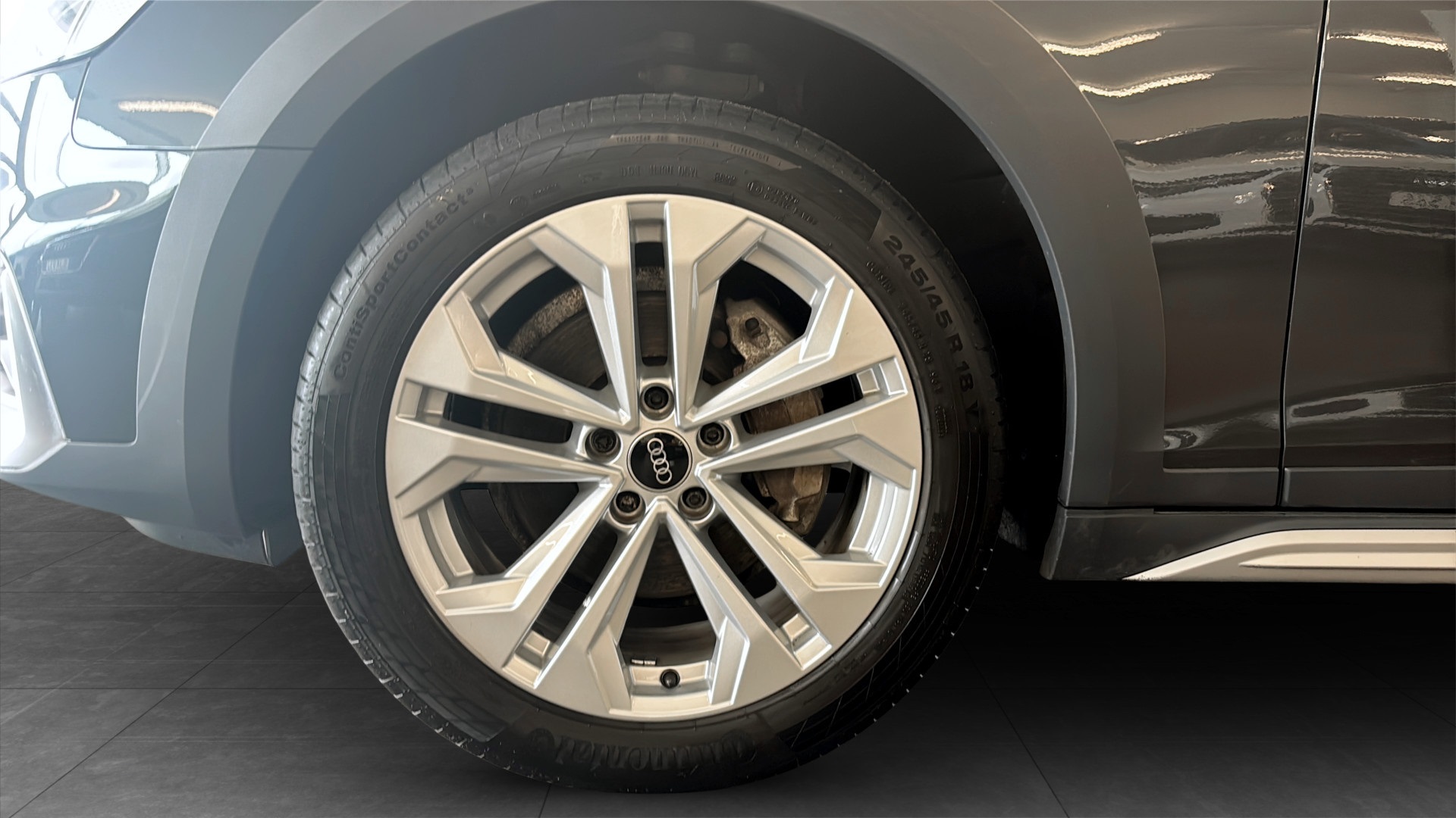 Audi A4 allroad quattro ZSP51J