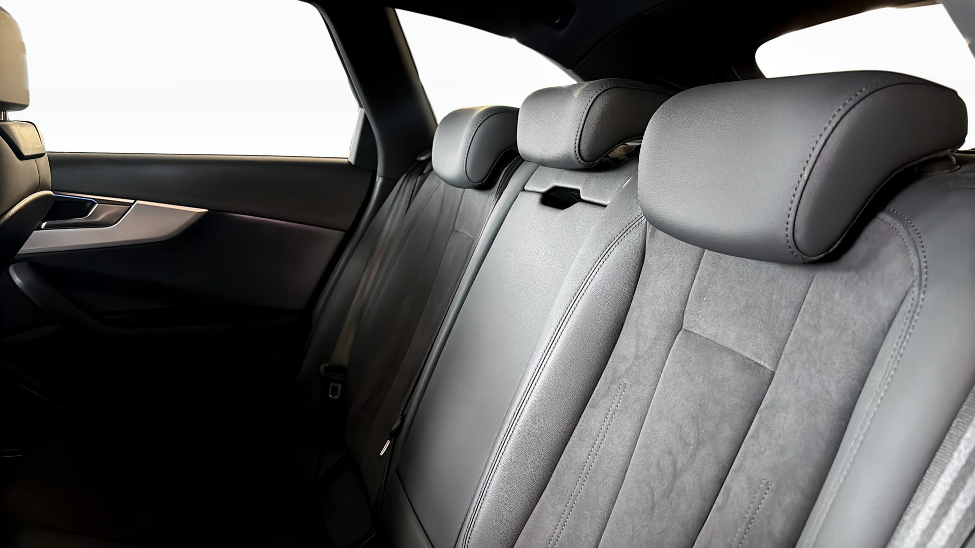 Audi A4 allroad quattro ZSP51J