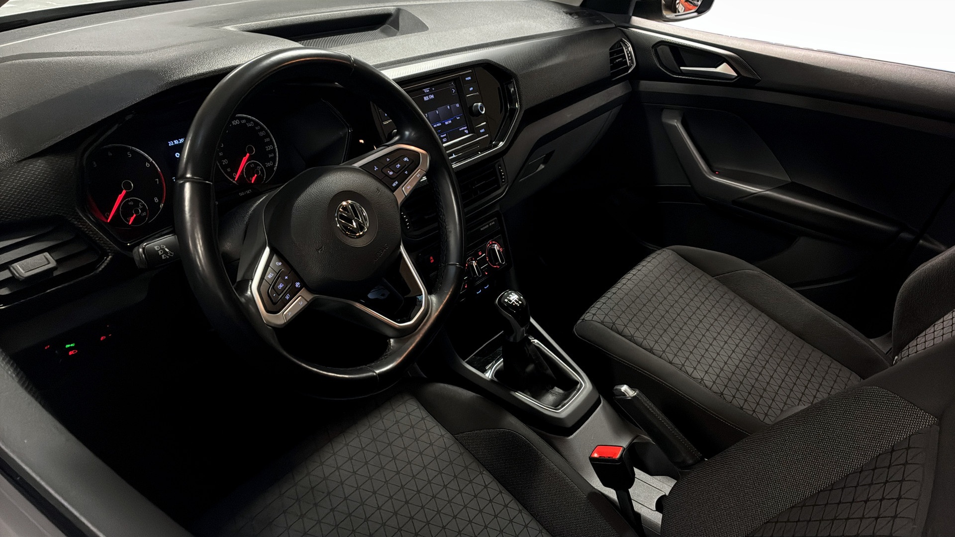 Volkswagen T-Cross ZUF51E