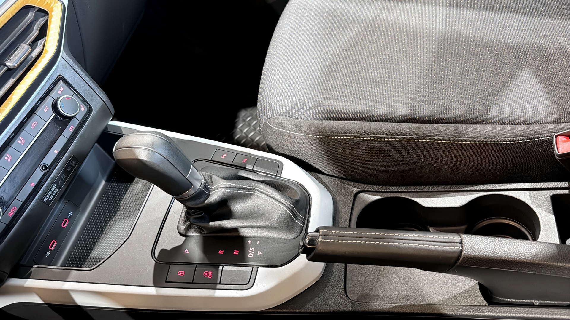 SEAT Arona ZUJ711