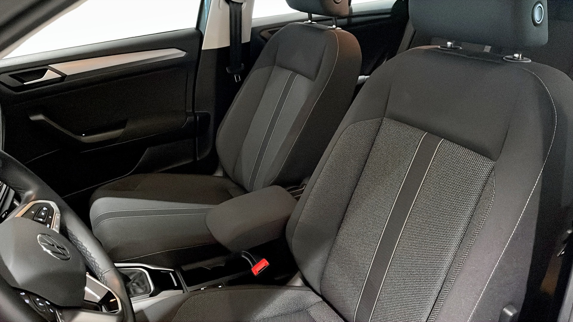 Volkswagen T-Roc ZWA20S