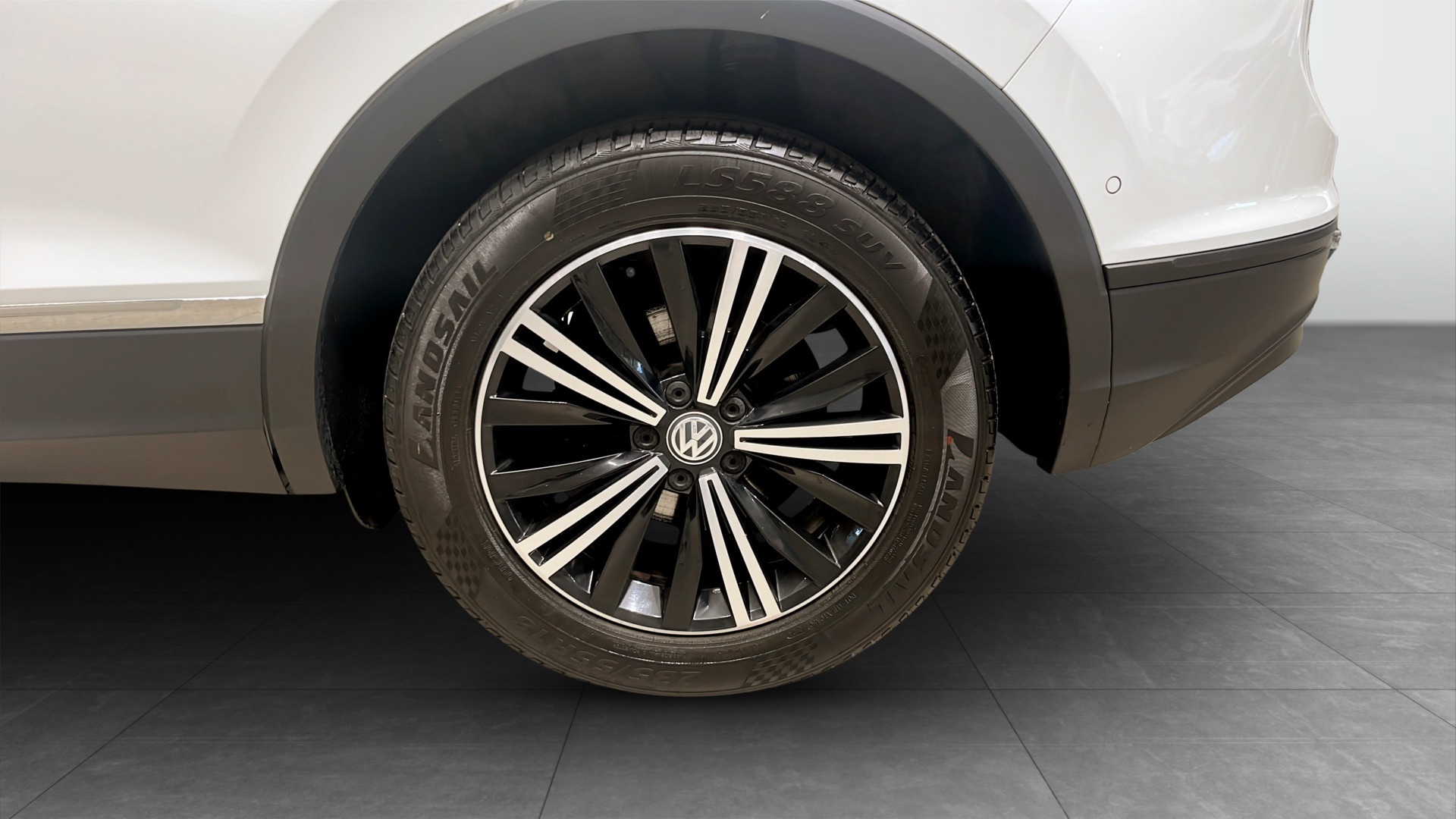 Volkswagen Tiguan ZWL730