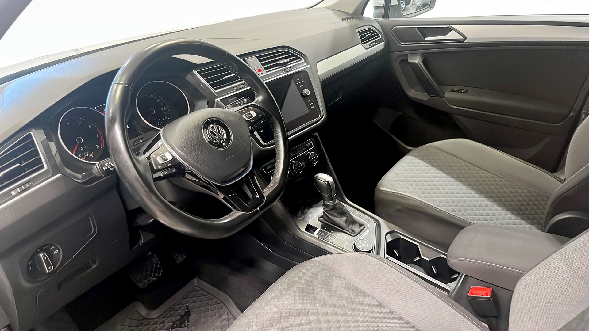 Volkswagen Tiguan ZWL730