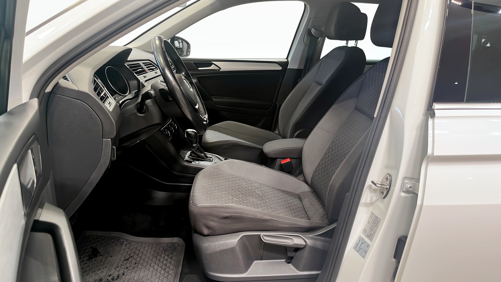 Volkswagen Tiguan ZWL730