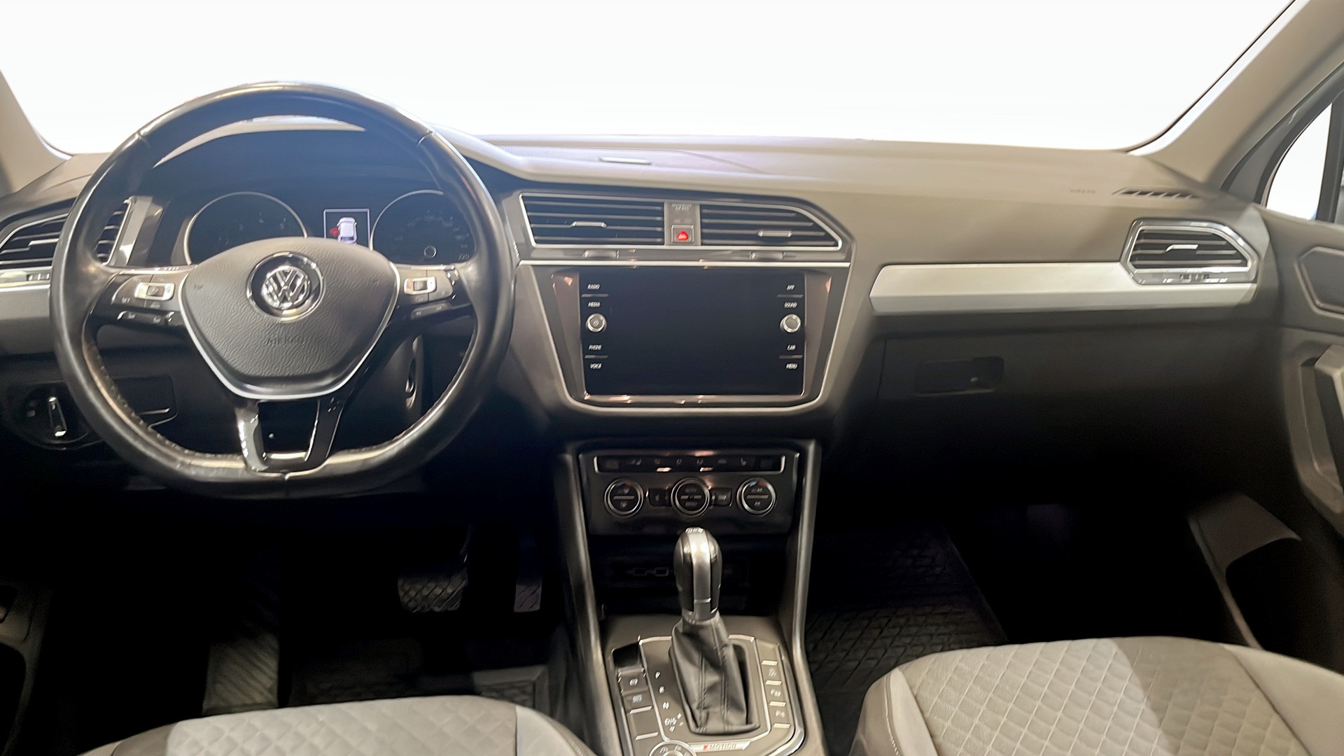 Volkswagen Tiguan ZWL730