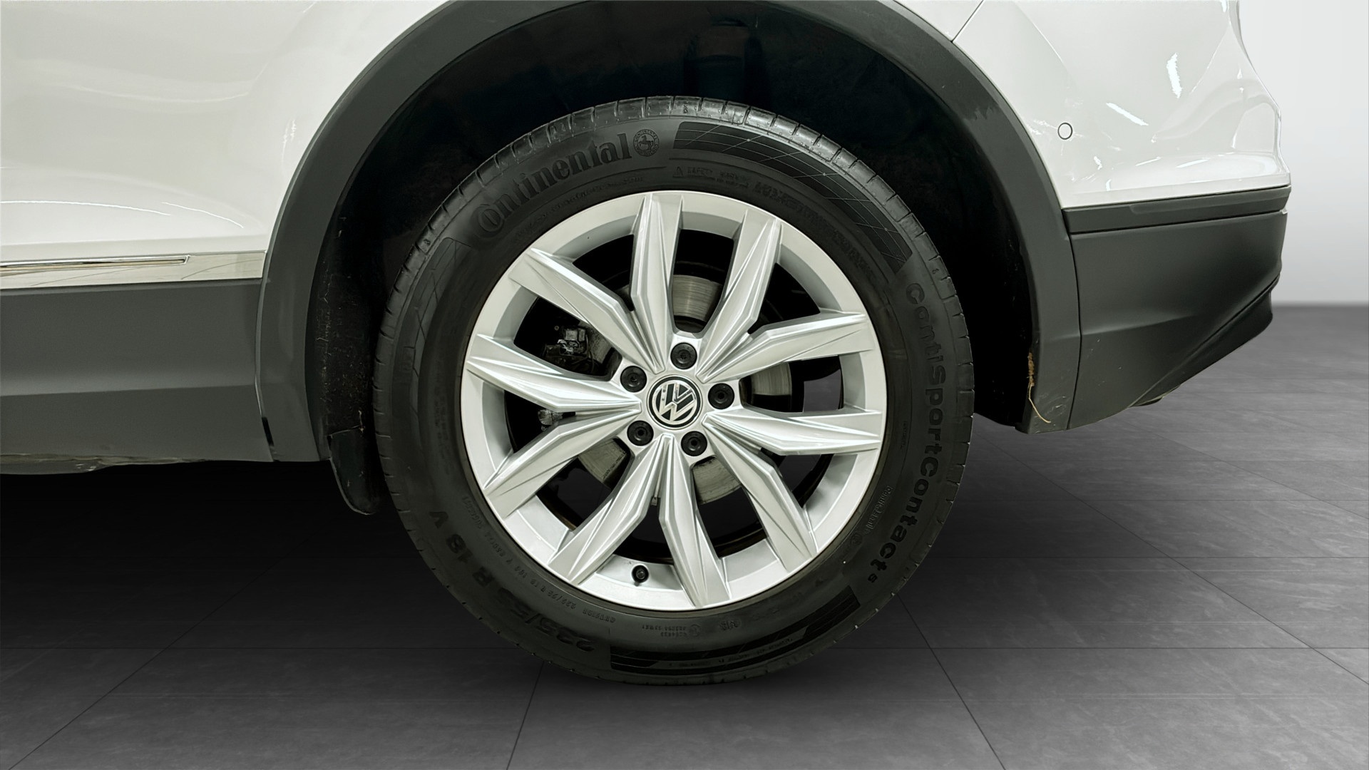 Volkswagen Tiguan ZYF12N