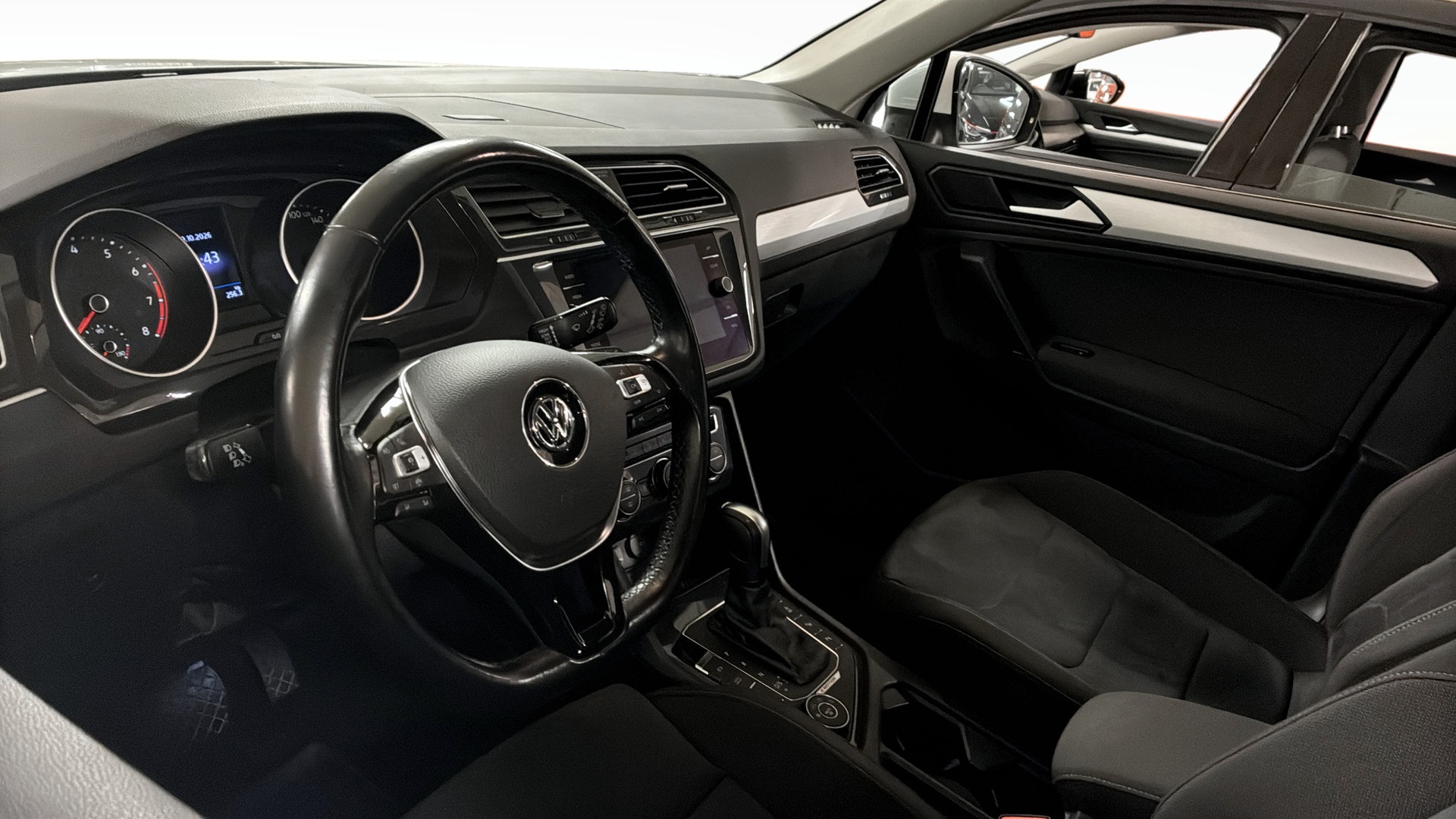 Volkswagen Tiguan ZYF12N