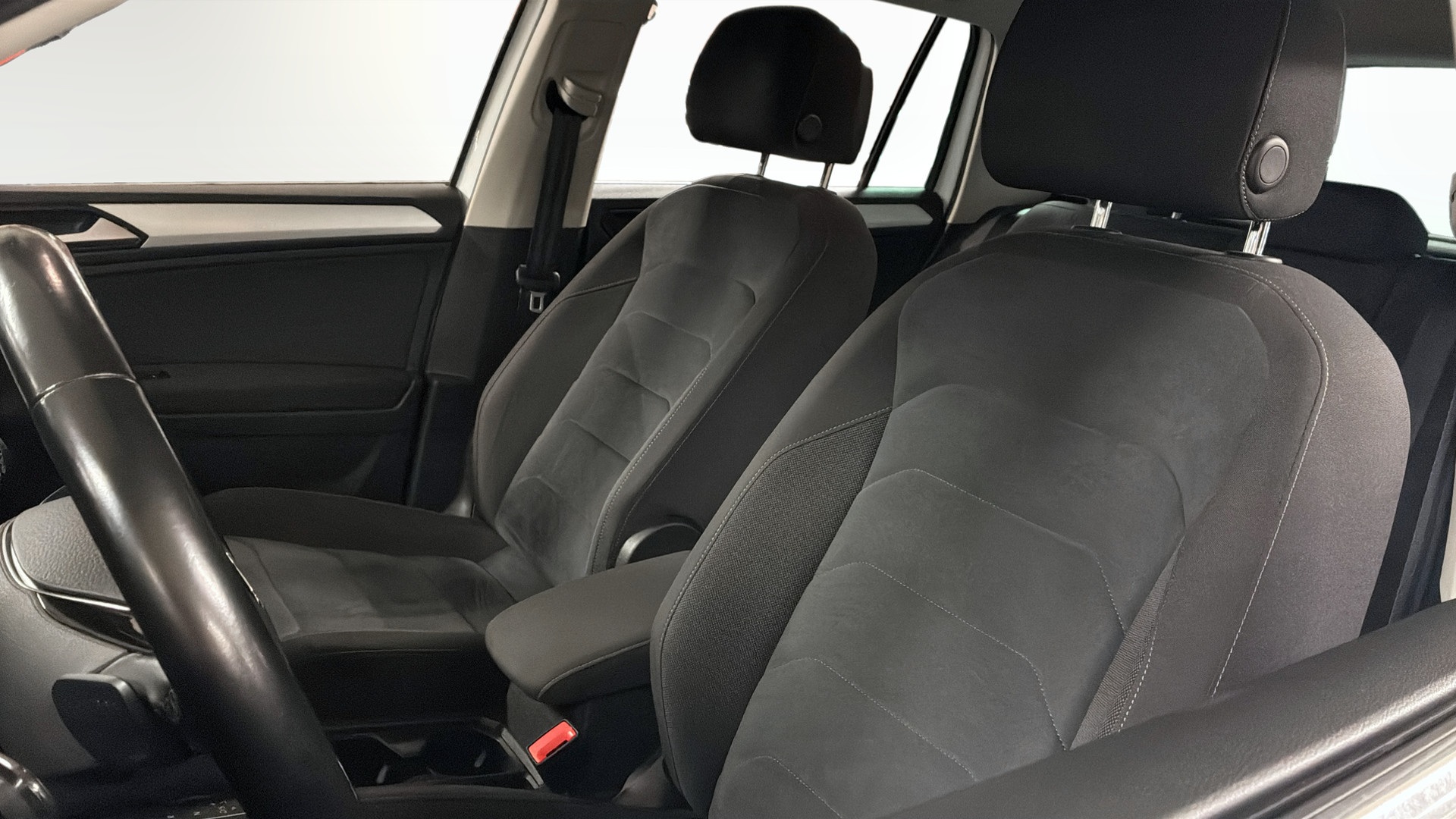 Volkswagen Tiguan ZYF12N