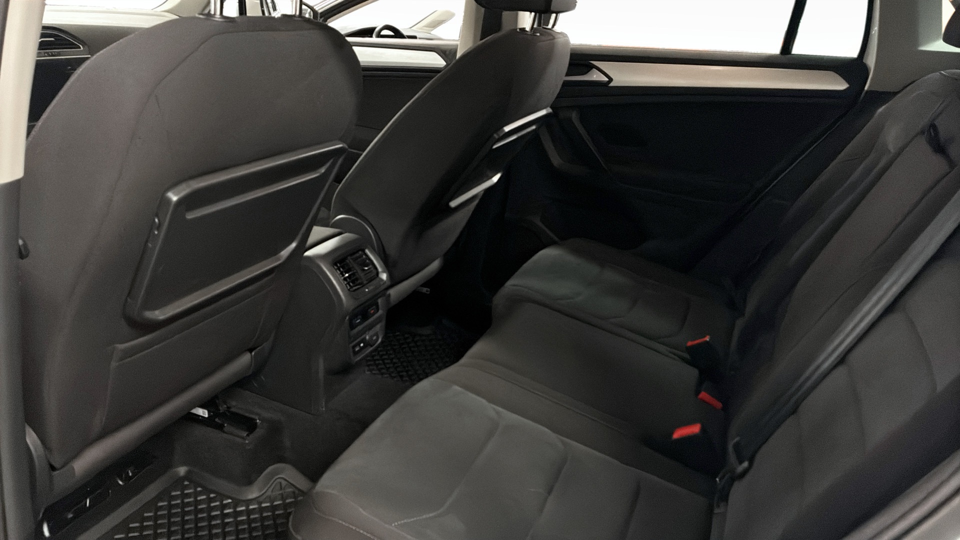 Volkswagen Tiguan ZYF12N