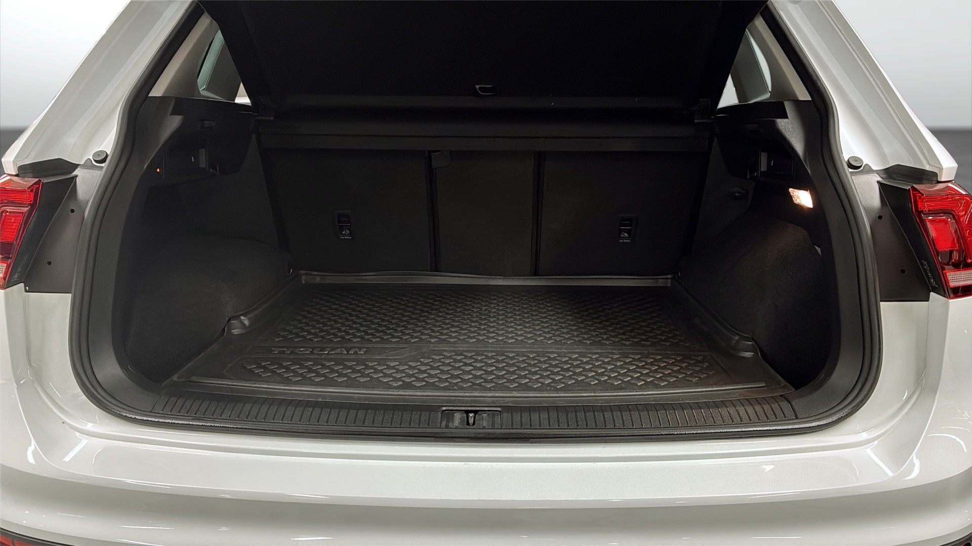 Volkswagen Tiguan ZYF12N