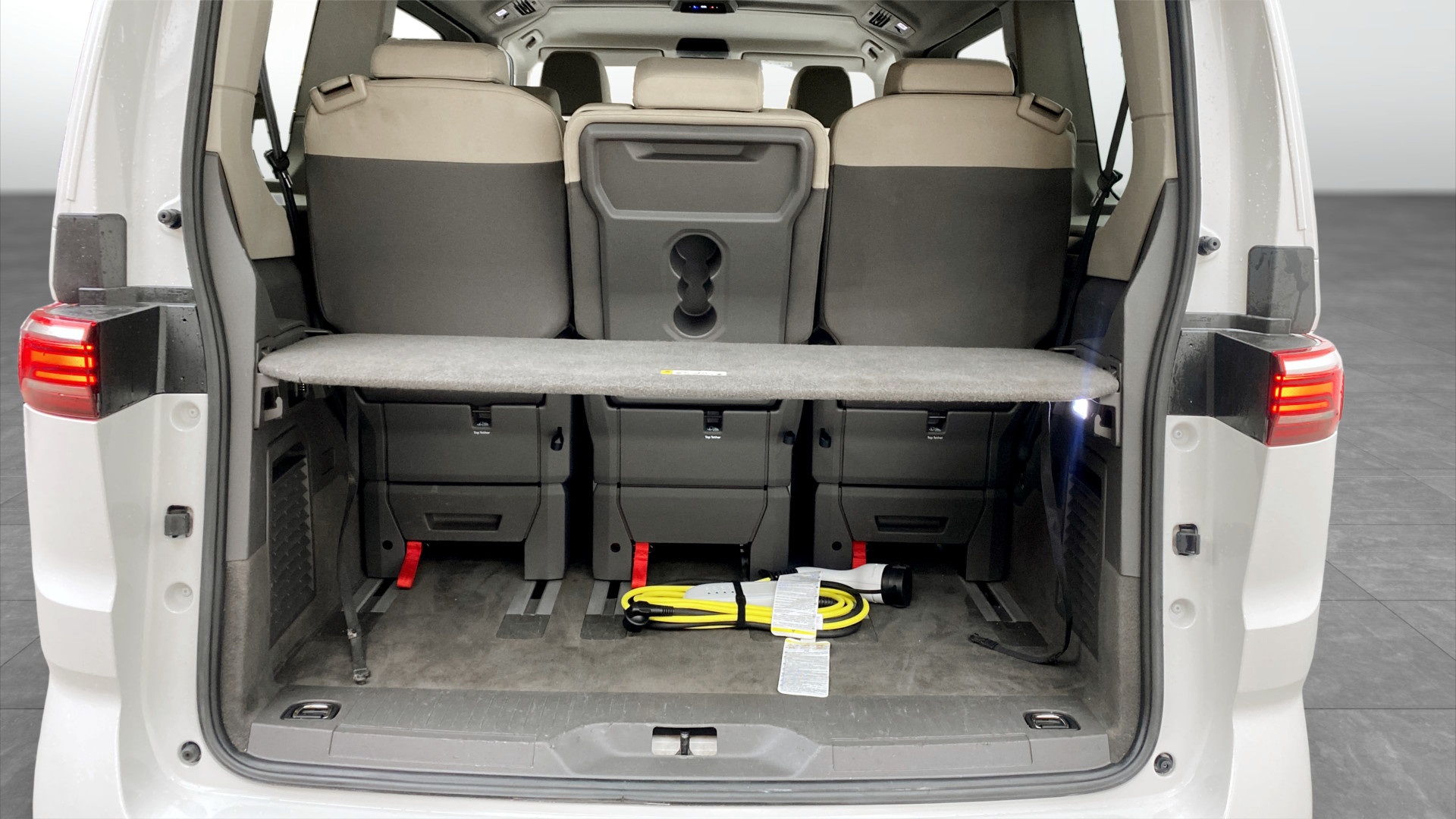Volkswagen Multivan ZZD216